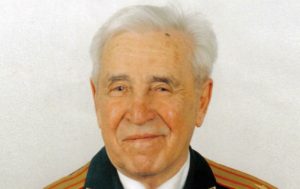 Яков Соломонович Шифрин - Советский, позднее украинский радиофизик, специалист в области теории антенн и распространения радиоволн, создатель статистической теории антенн, Заслуженный деятель науки и техники Украины